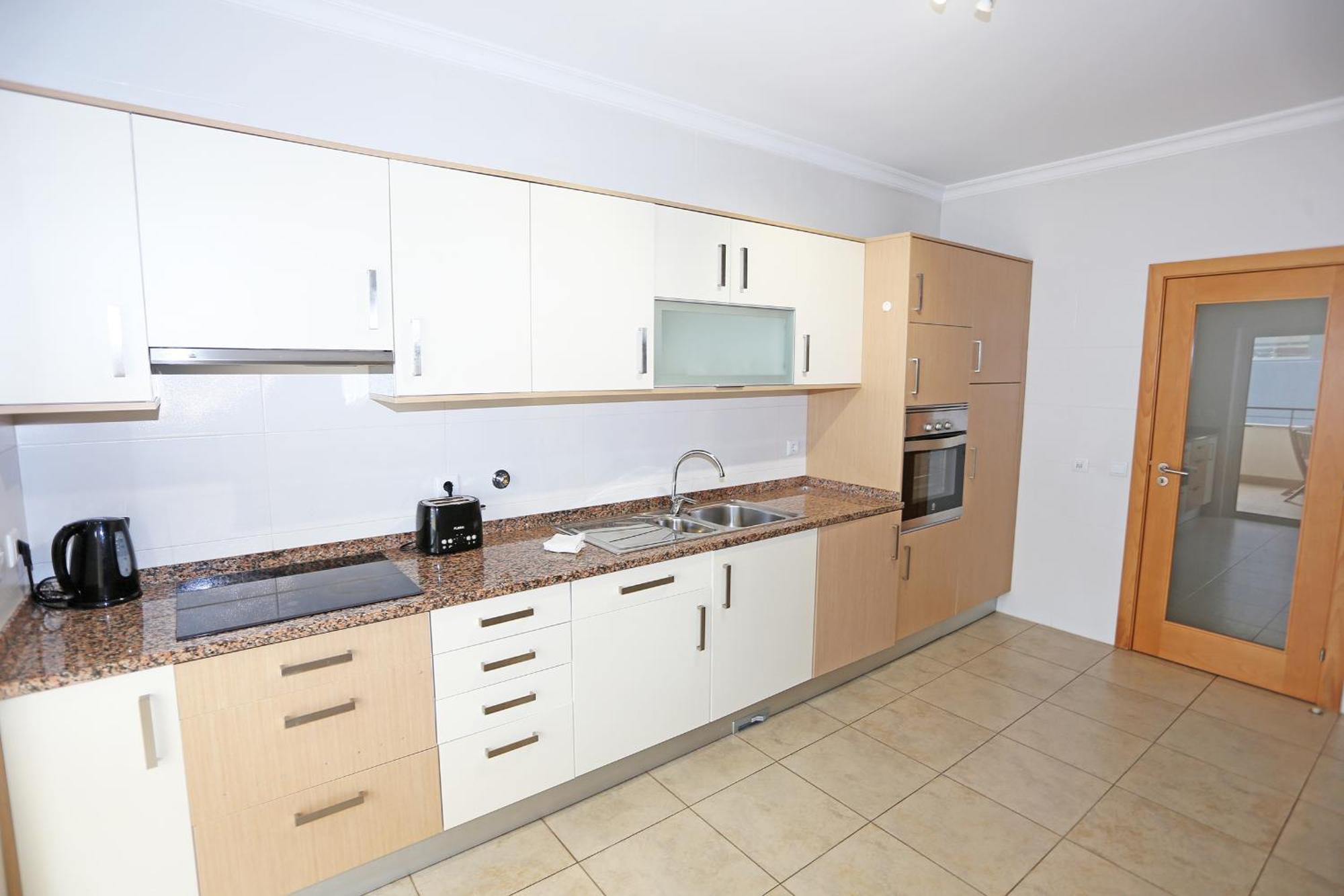A04 - Large Modern 1 Bed With Pool Apartment Lagos