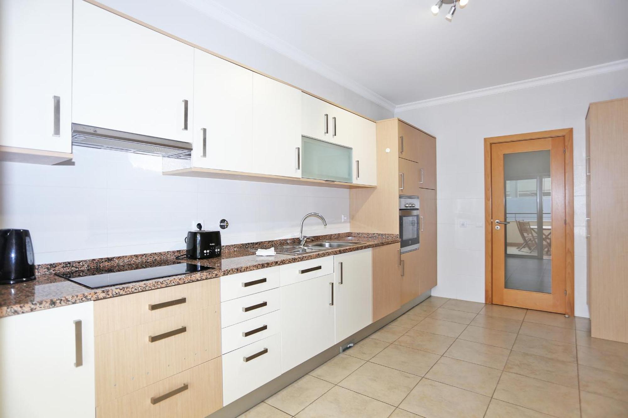 A04 - Large Modern 1 Bed With Pool * Lagos