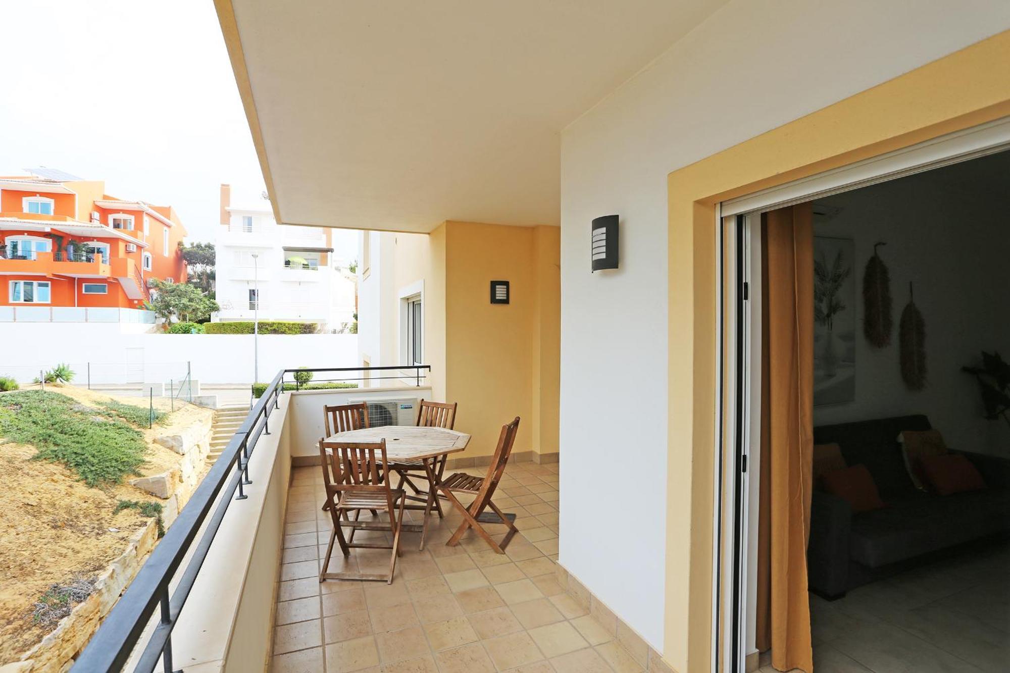 Apartment A04 - Large Modern 1 Bed With Pool *