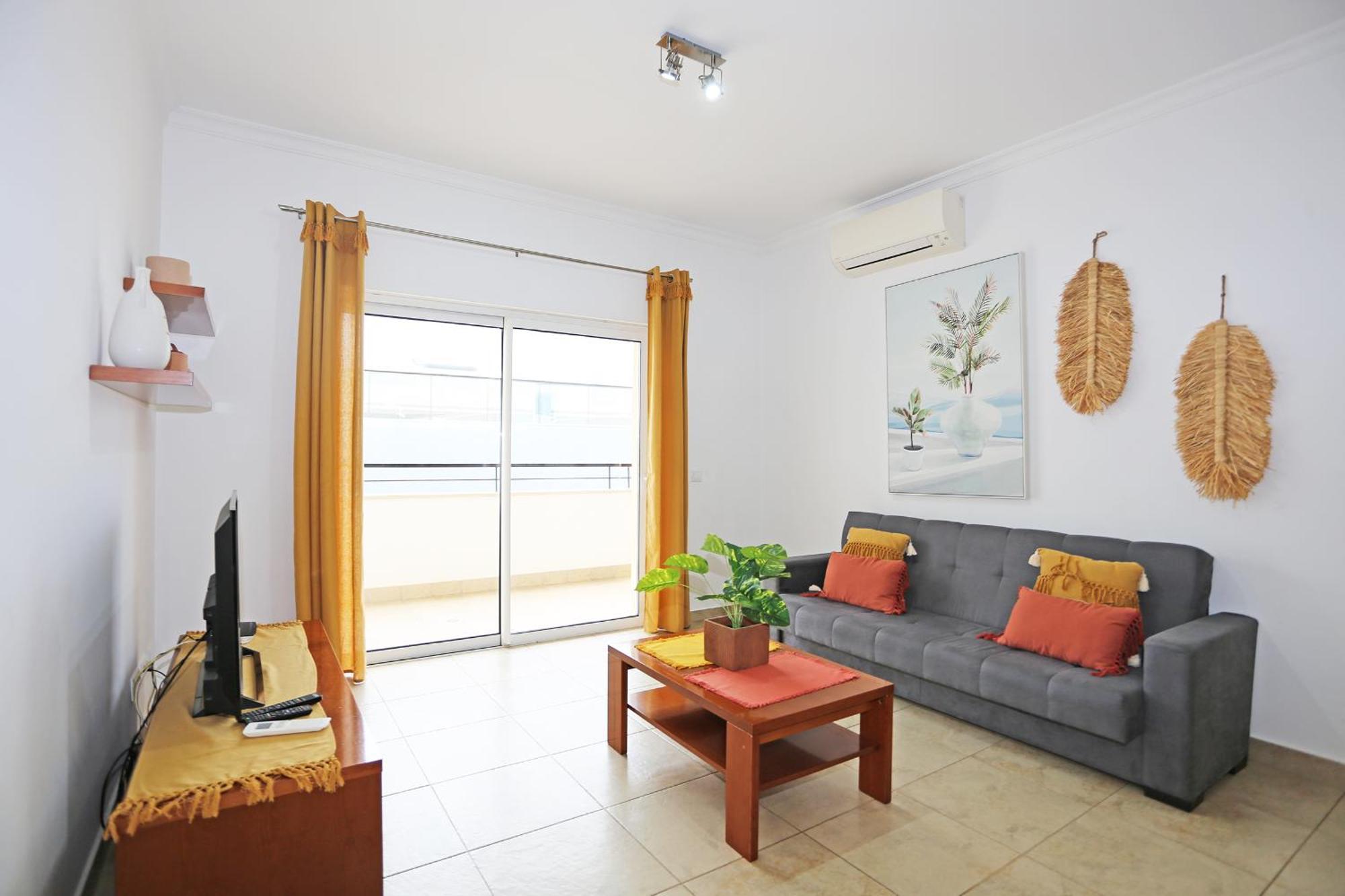 A04 - Large Modern 1 Bed With Pool * Lagos
